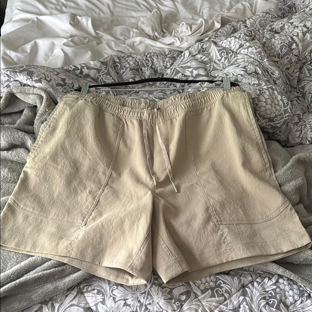 Lululemon Athletica Bowline Shorts